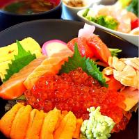 鮭とイクラの親子丼〜サービスでウニ付き